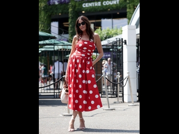  alt="Lisa Snowdon"