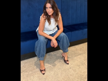  alt="Lisa Snowdon"