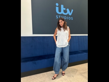  alt="Lisa Snowdon"