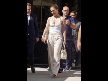  alt="Jennifer Lopez (i)"