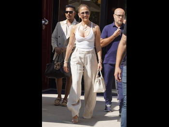  alt="Jennifer Lopez (i)"
