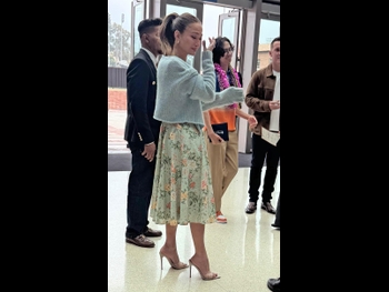  alt="Jennifer Lopez (i)"