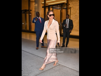  alt="Jennifer Lopez (i)"
