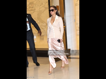  alt="Jennifer Lopez (i)"
