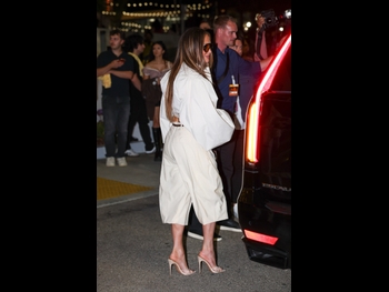 alt="Jennifer Lopez (i)"