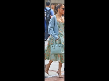  alt="Jennifer Lopez (i)"