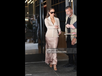  alt="Jennifer Lopez (i)"