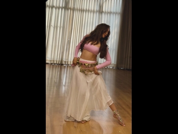  alt="Helly Daruwala"