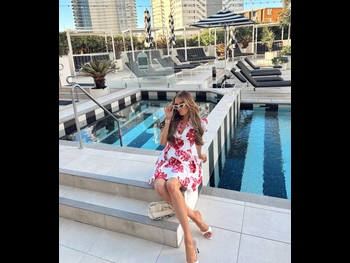  alt="Erin Holland"