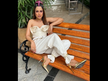  alt="Nia Sharma"