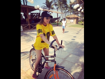  alt="Nia Sharma"