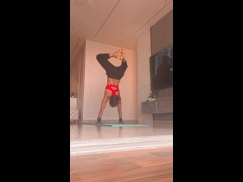  alt="Nia Sharma"