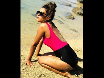  alt="Nia Sharma"
