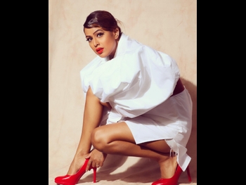  alt="Nia Sharma"