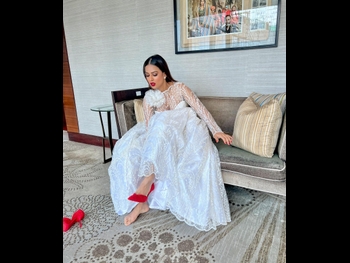  alt="Nia Sharma"