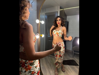  alt="Nia Sharma"