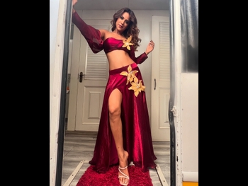  alt="Nia Sharma"