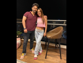  alt="Nia Sharma"