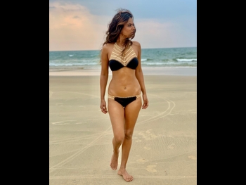  alt="Nia Sharma"