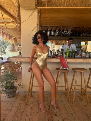 Nazanin Mandi