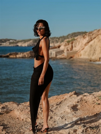 Nazanin Mandi