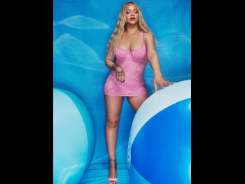  alt="Rihanna"