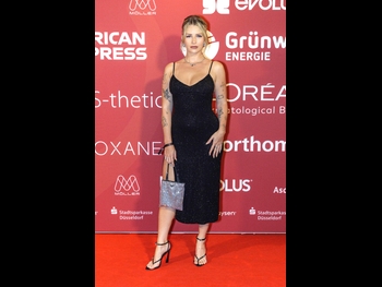  alt="Lottie Moss"