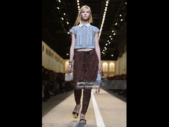  alt="Sasha Luss"