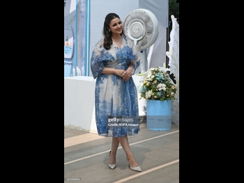  alt="Parineeti Chopra"