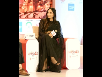  alt="Aishwarya Sushmita"