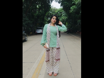  alt="Tanya Khanna"