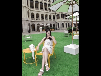  alt="Iris Lam"