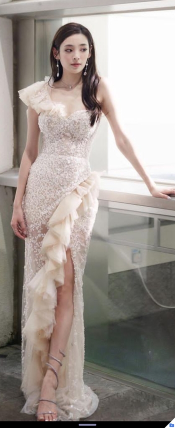 Iris Lam