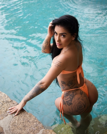 MC Mirella