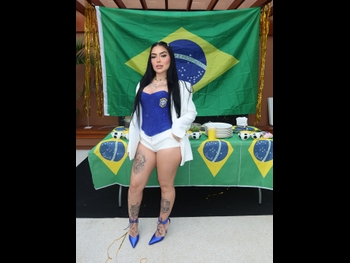  alt="Mc Mirella"