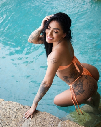MC Mirella
