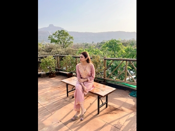  alt="Shraddha Das"