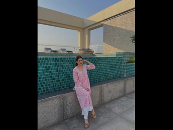  alt="Shraddha Das"