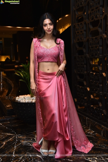 Vedhika