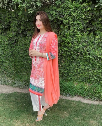 Gul Panra