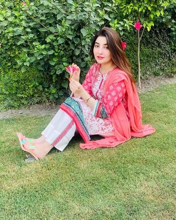 Gul Panra