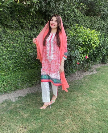 Gul Panra