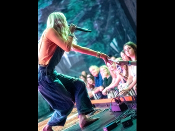  alt="Claire Rosinkranz"