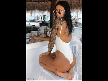  alt="Vanessa Sierra"