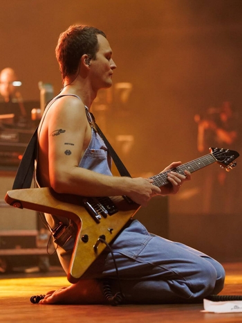 Stu Mackenzie