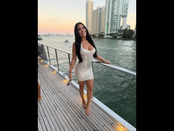  alt="Amanda Pappas"