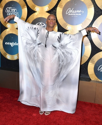 Liv Warfield