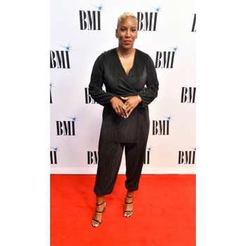 Liv Warfield