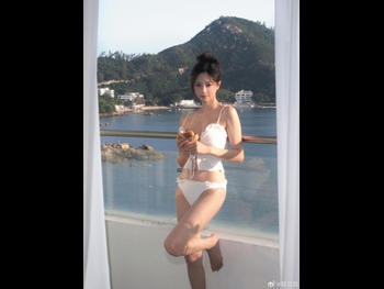  alt="Yixuan Hu"