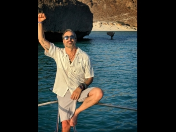  alt="Carlos Arenas"